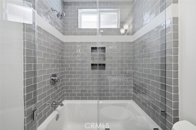 Detail Gallery Image 41 of 71 For 406 S Gertruda, Redondo Beach,  CA 90277 - 5 Beds | 4/1 Baths