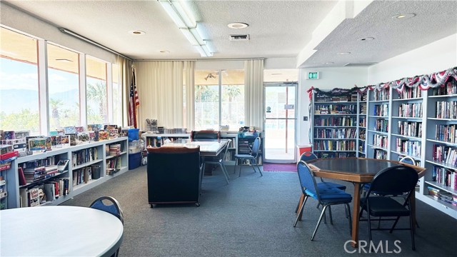 69481 Midpark Drive, Desert Hot Springs CA: https://media.crmls.org/medias/e985952b-d527-4bd6-99d2-f47c054530a5.jpg