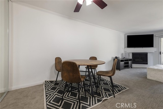 Detail Gallery Image 8 of 31 For 21450 Burbank Bld #203,  Woodland Hills,  CA 91367 - 1 Beds | 1 Baths