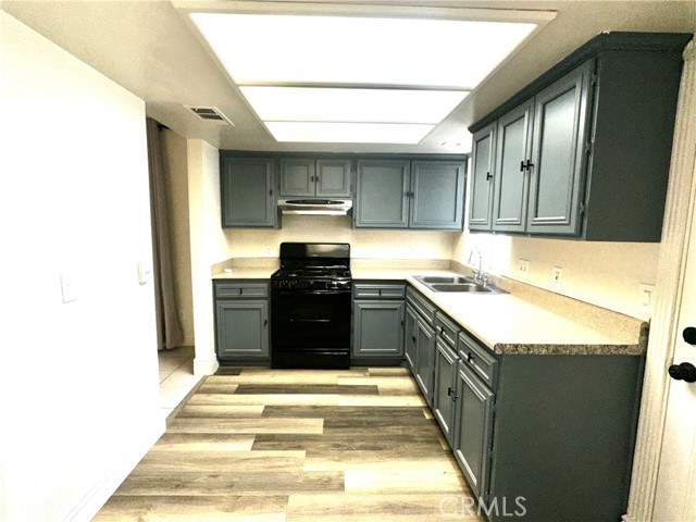 413 E James Street, Rialto CA: https://media.crmls.org/medias/e986108c-5011-4489-ae30-391c7a2d9091.jpg