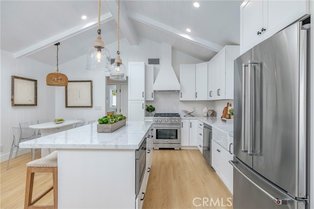 Detail Gallery Image 6 of 16 For 556 Through St, Laguna Beach,  CA 92651 - 4 Beds | 3 Baths