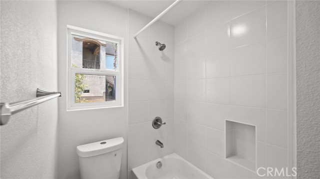 13105 Via Tuscany, Riverside CA: https://media.crmls.org/medias/e9865f41-fc92-4313-8a53-805da68cf149.jpg