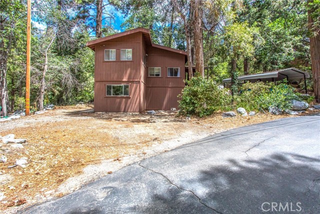 9269 Wood Road, Forest Falls CA: https://media.crmls.org/medias/e987272d-81cf-4ce7-a38e-4b8f252f02a2.jpg