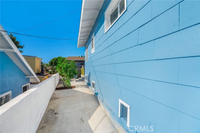 2537 Elsinore Street, Los Angeles, California 90026, ,Multi-Family,For Sale,Elsinore,GD25042010