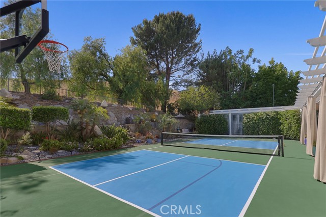 6137 Paseo La Vista, Woodland Hills CA: https://media.crmls.org/medias/e987ec0f-5633-440d-ab0c-006c26c537c8.jpg