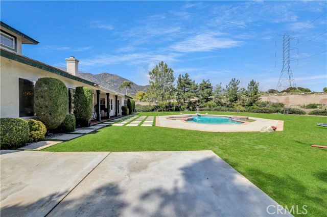 1050 Fuller Drive, Claremont CA: https://media.crmls.org/medias/e987f912-8e22-4ae6-babf-2fd7ba404817.jpg