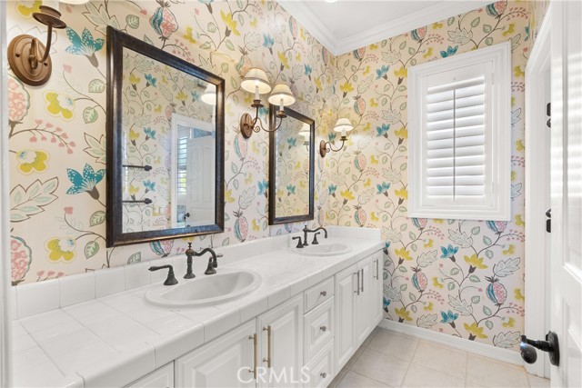 Detail Gallery Image 20 of 26 For 72 Victoria, Newport Beach,  CA 92660 - 4 Beds | 3 Baths