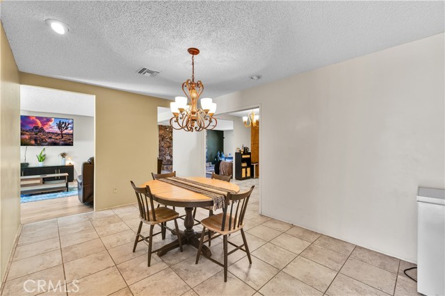 Detail Gallery Image 15 of 45 For 56527 El Dorado Dr, Yucca Valley,  CA 92284 - 4 Beds | 2/1 Baths