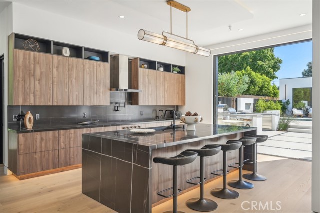 22930 Dolorosa Street, Woodland Hills CA: https://media.crmls.org/medias/e989596f-0213-44cf-b501-3c9ef102dd87.jpg