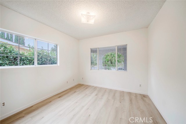 Detail Gallery Image 7 of 14 For 708 W California Ave, Glendale,  CA 91203 - 2 Beds | 1 Baths