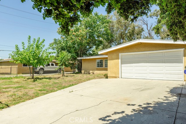 Image 2 for 16124 Ivy Ave, Fontana, CA 92335