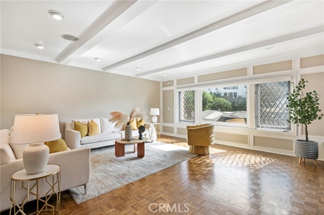 Detail Gallery Image 4 of 45 For 3250 Velma Dr, Los Angeles,  CA 90068 - 3 Beds | 2 Baths