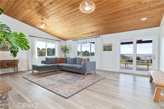 Detail Gallery Image 18 of 66 For 5530 El Pharo, Paso Robles,  CA 93446 - 5 Beds | 2/1 Baths