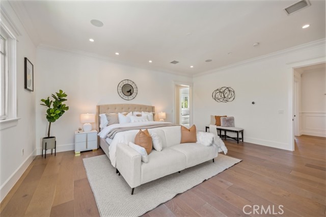 Detail Gallery Image 23 of 59 For 20701 Dumont St, Woodland Hills,  CA 91364 - 8 Beds | 9 Baths