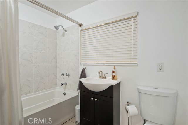 23329 Raymond Street, Chatsworth CA: https://media.crmls.org/medias/e98bd5a2-e129-42b8-a562-79d42ee63a90.jpg
