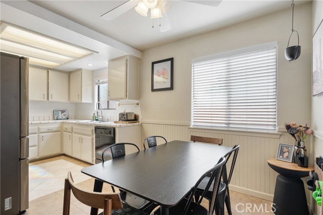 304 S Minnesota Avenue, Glendora CA: https://media.crmls.org/medias/e98c3fae-3894-42e2-811d-207ad64a4fde.jpg
