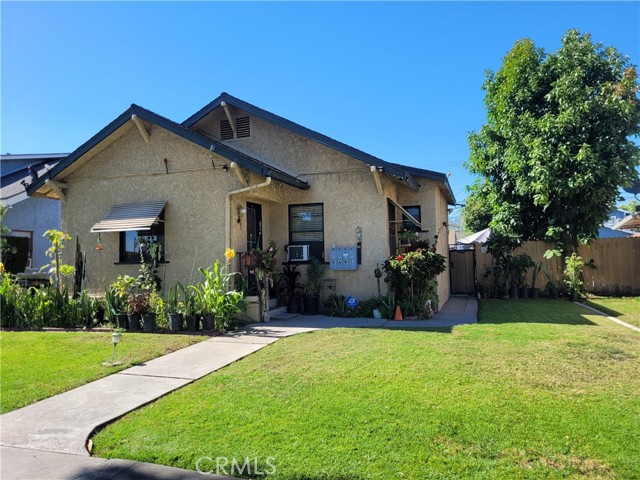 319 E Commonwealth