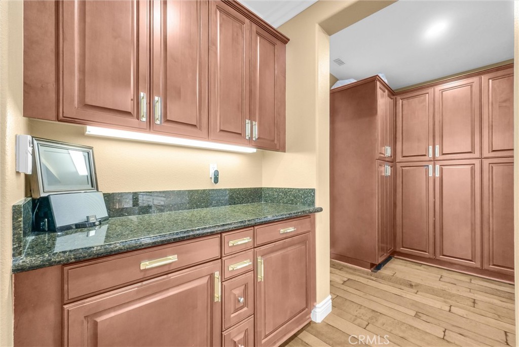 MLS #OC25275903 image #30