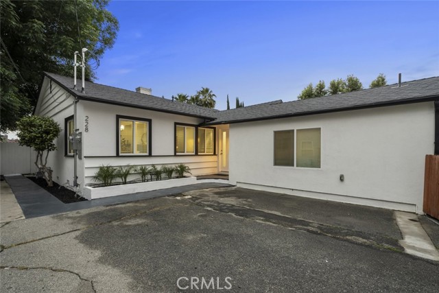 7228 Jamieson Avenue, Reseda CA: https://media.crmls.org/medias/e98d994d-e8cb-4ee6-86e4-e413f3429fa8.jpg