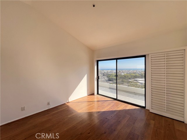270 Cagney Lane, Newport Beach CA: https://media.crmls.org/medias/e98dc0e5-8080-4f75-9364-beb31408b8e0.jpg