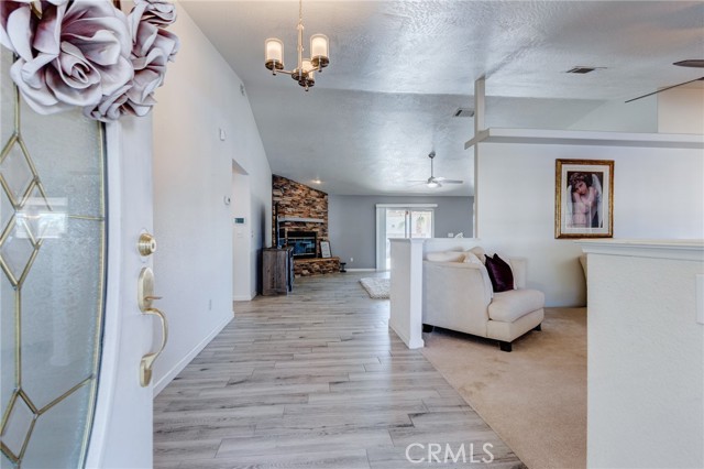 Detail Gallery Image 11 of 42 For 19783 Lara Ln, Apple Valley,  CA 92308 - 4 Beds | 3 Baths