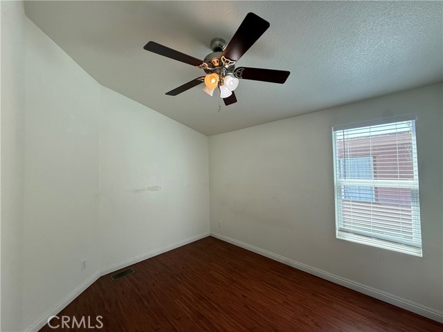 11101 Imperial Hwy, Norwalk CA: https://media.crmls.org/medias/e98e2ed8-7a0f-412c-9210-9daf22c81258.jpg