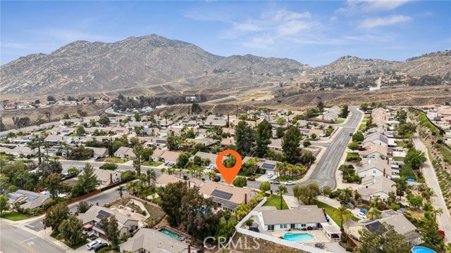 24805 Morning Mist Drive, Moreno Valley CA: https://media.crmls.org/medias/e98eaa09-8a14-42ff-bc30-2dbeacd38c79.jpg