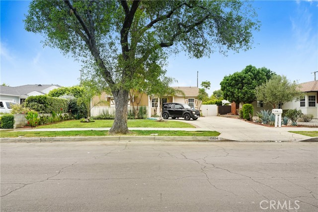 15834 Mayall Street, North Hills CA: https://media.crmls.org/medias/e98eb60a-c202-47ba-9602-d717ff246f11.jpg