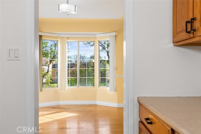 1941 W Kenneth Road, Glendale CA: https://media.crmls.org/medias/e98f28c4-90d1-43e2-9d96-4bc90acf530e.jpg