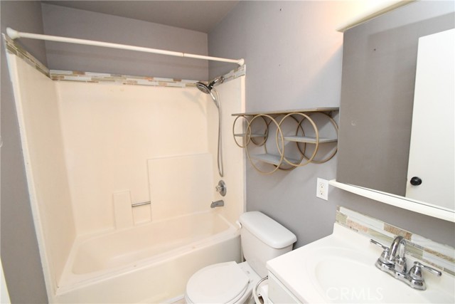 Detail Gallery Image 13 of 27 For 23265 Maribel, Carson,  CA 90745 - 2 Beds | 2 Baths