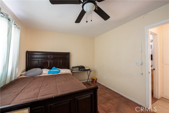 Detail Gallery Image 6 of 16 For 34220 Birch, Barstow,  CA 92311 - 4 Beds | 2 Baths