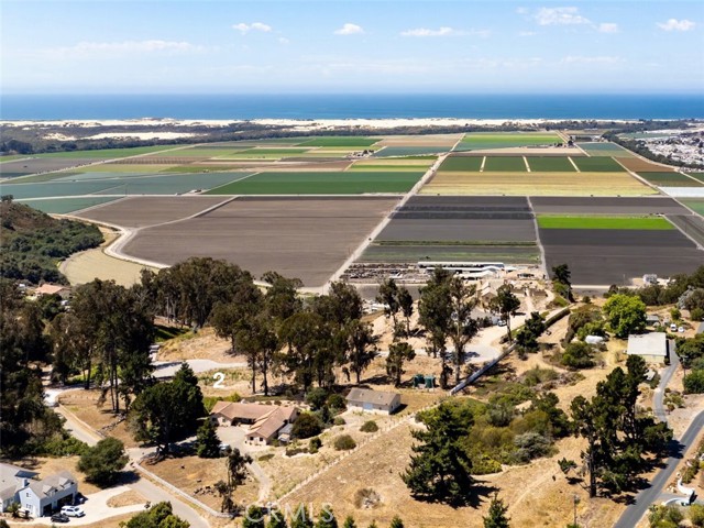 0 0 Castle Bluff Rd., Arroyo Grande CA: https://media.crmls.org/medias/e9913527-461f-4f9b-940c-87a72829cd12.jpg