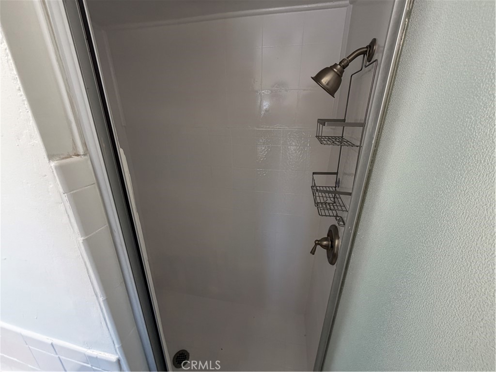 https://media.crmls.org/medias/e9916303-2a34-4596-8adf-154216e76947.jpg?preset=X-Large