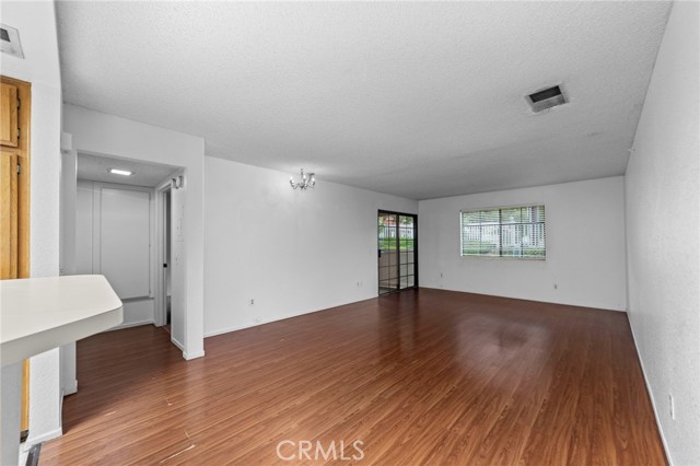 202 Evergreen Court, Azusa CA: https://media.crmls.org/medias/e99226bc-6804-4134-8593-f2b53aad5f46.jpg