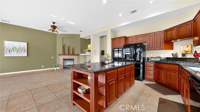 Detail Gallery Image 13 of 63 For 4102 Windrose, Turlock,  CA 95382 - 4 Beds | 2/1 Baths