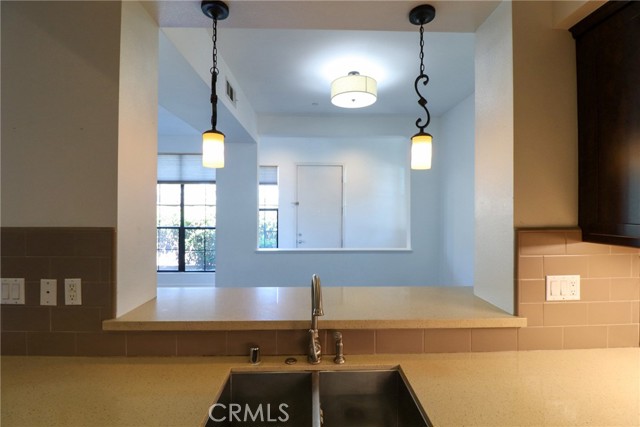 Detail Gallery Image 12 of 44 For 561 W Maple Ave, Orange,  CA 92868 - 3 Beds | 2/1 Baths