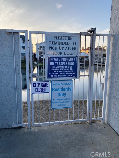 17072 Pacific Coast Highway, Huntington Beach CA: https://media.crmls.org/medias/e992ec9f-b984-4e9a-85b6-8b728bfcf5f9.jpg