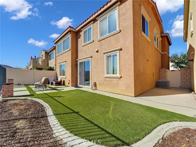 Detail Gallery Image 4 of 29 For 24203 Lilac Lane, Lake Elsinore,  CA 92532 - 4 Beds | 3 Baths