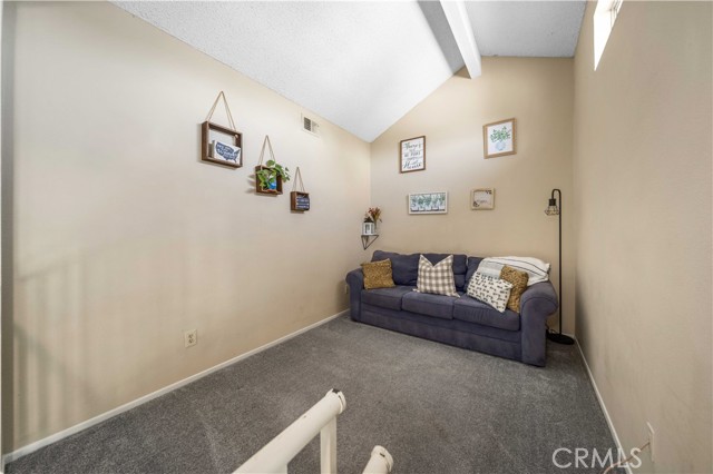 Detail Gallery Image 6 of 21 For 26972 Flo Ln #306,  Canyon Country,  CA 91351 - 3 Beds | 2 Baths