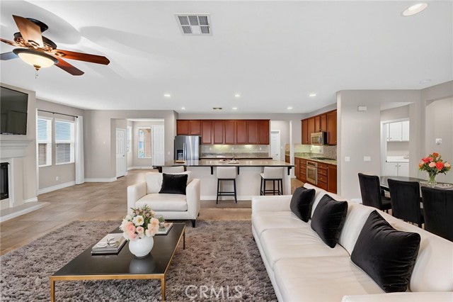 Detail Gallery Image 2 of 63 For 36461 Gambrel Gate Lane, Winchester,  CA 92596 - 4 Beds | 3 Baths