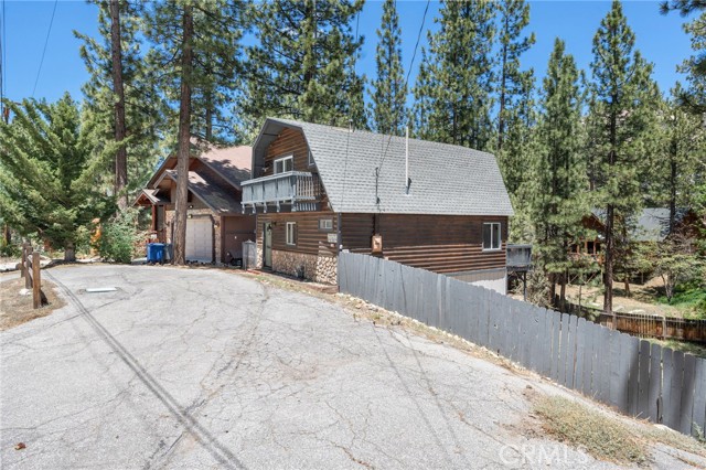 Detail Gallery Image 2 of 48 For 42662 Juniper Dr, Big Bear Lake,  CA 92315 - 3 Beds | 2 Baths