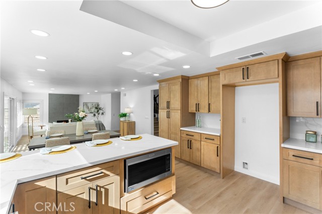 Detail Gallery Image 10 of 50 For 25496 Coral Wood, Lake Forest,  CA 92630 - 5 Beds | 3 Baths