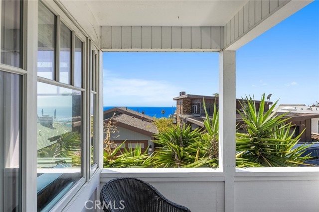 2750 Solana Way, Laguna Beach CA: https://media.crmls.org/medias/e994ecf5-15f6-4adf-83e1-dc3cf325f5d7.jpg