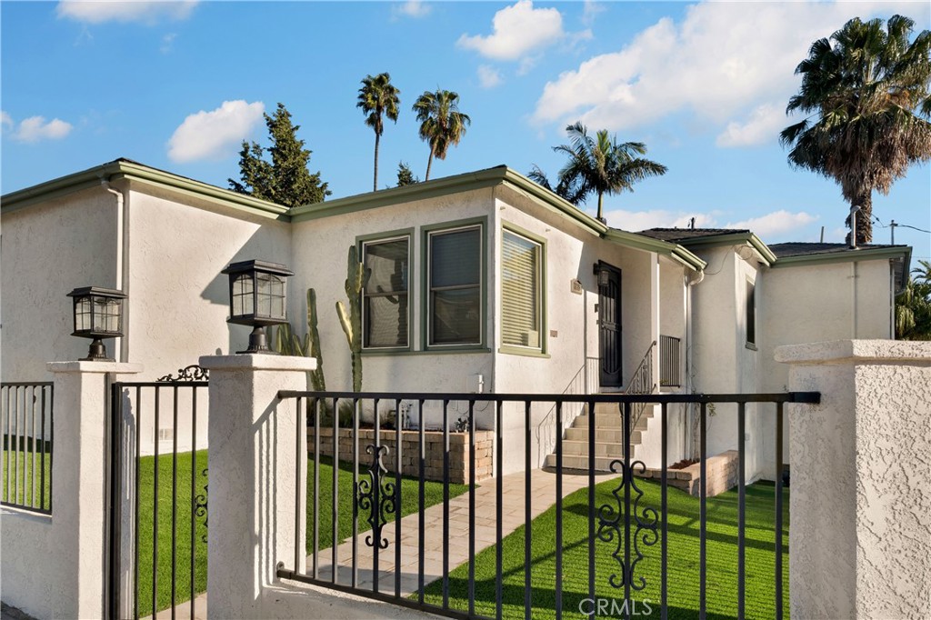 3275 Boundary