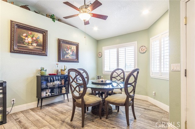 Detail Gallery Image 11 of 64 For 9735 Elsinore Rd, Oak Hills,  CA 92344 - 4 Beds | 2/1 Baths