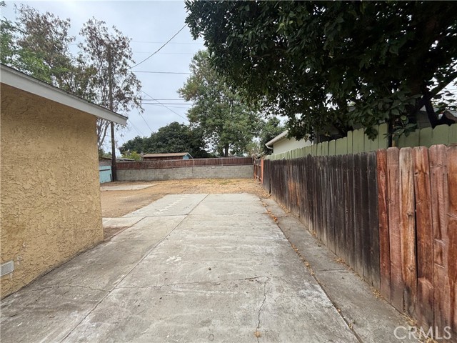 Detail Gallery Image 21 of 24 For 7447 Loma Verde Ave, Canoga Park,  CA 91303 - 3 Beds | 2 Baths