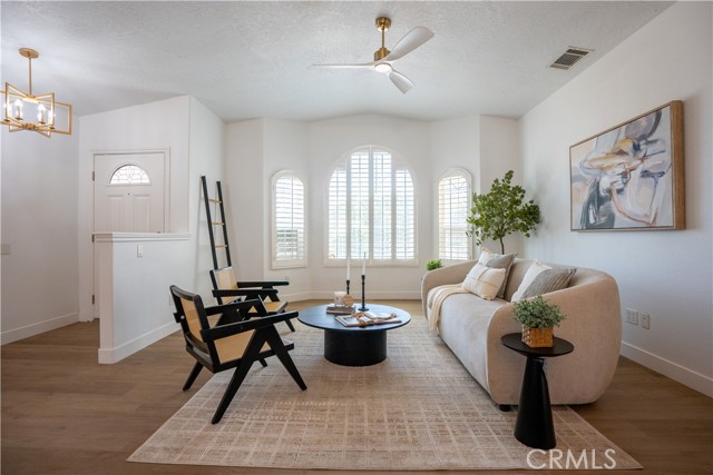 7122 Aster Road, Oak Hills CA: https://media.crmls.org/medias/e996ae50-324a-41ac-ae66-964b532658b0.jpg