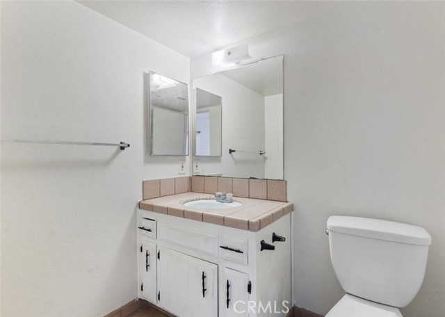 Detail Gallery Image 14 of 15 For 6012 Auburn St #D,  Bakersfield,  CA 93306 - 2 Beds | 1/1 Baths