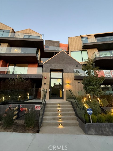 1618 Hilts AVE Unit: 103