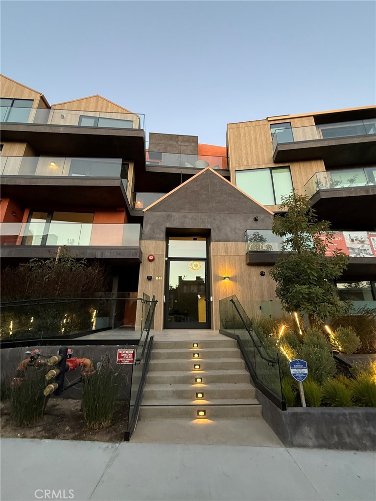 1618 Hilts Avenue #103